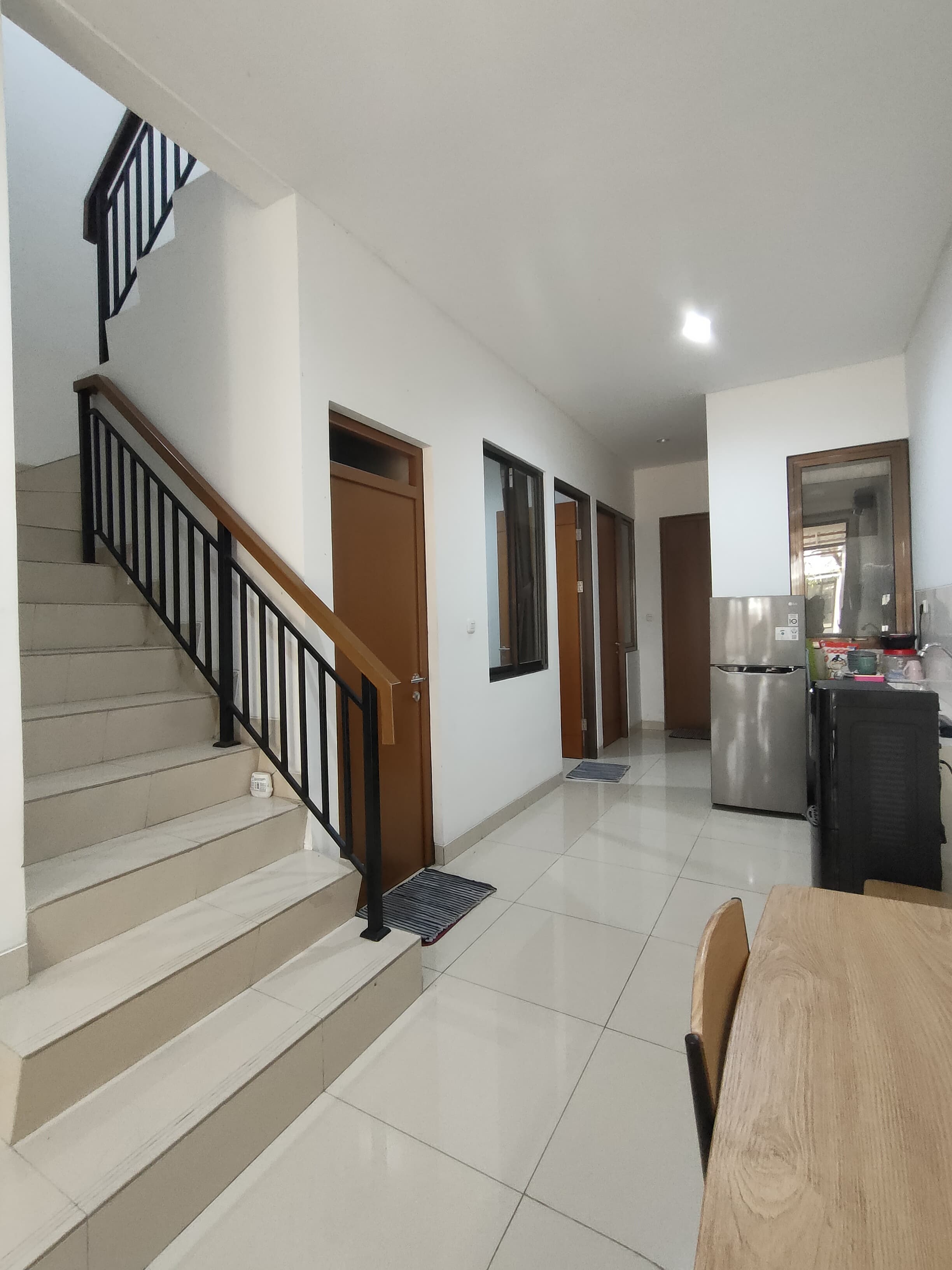 Ruang Tamu Bersama Alfarobi Kost Citra Raya Tangerang